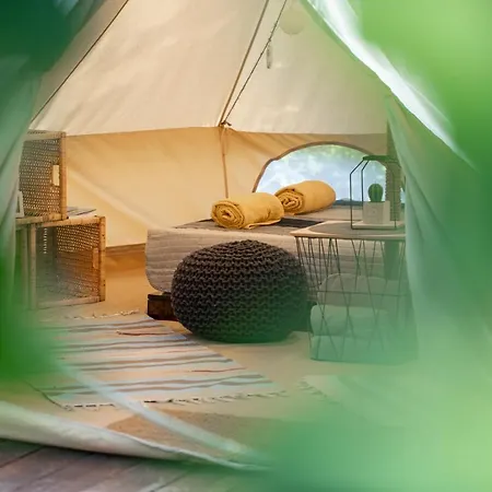 Luxury tent Dragonfly Gardens Urban Glamping Brasov