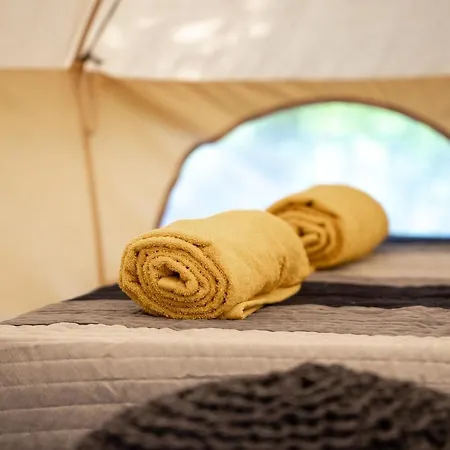 Luxury tent Dragonfly Gardens Urban Glamping *