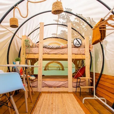 Luxury tent Dragonfly Gardens Urban Glamping